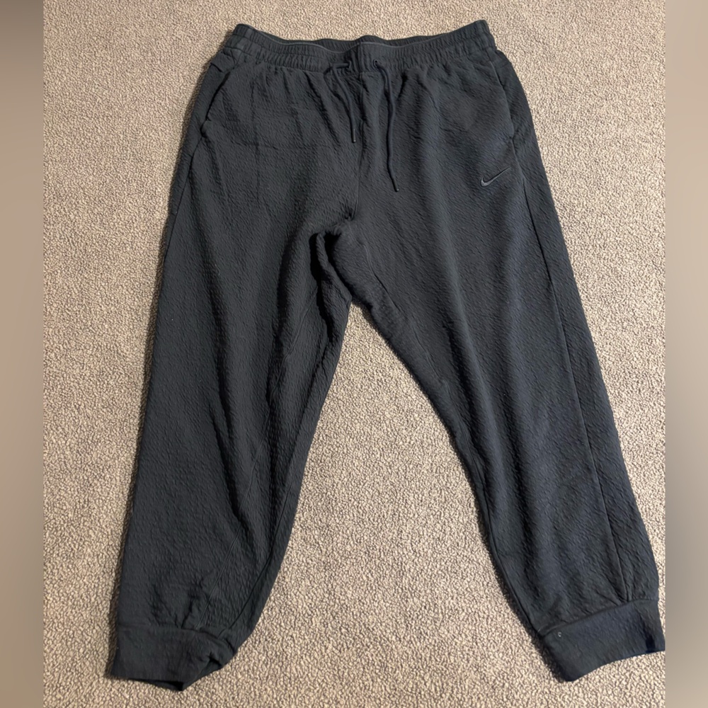 Men’s XL Nike Dri-FIT Charcoal Joggers